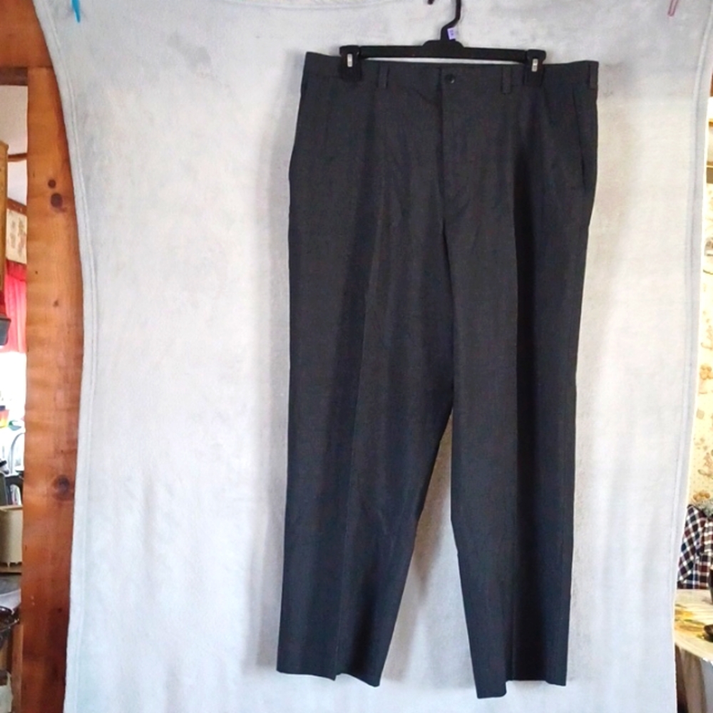 Apt.9 Men's Charcoal Pin Striped Flat Front Dress Pants Size 40x30.